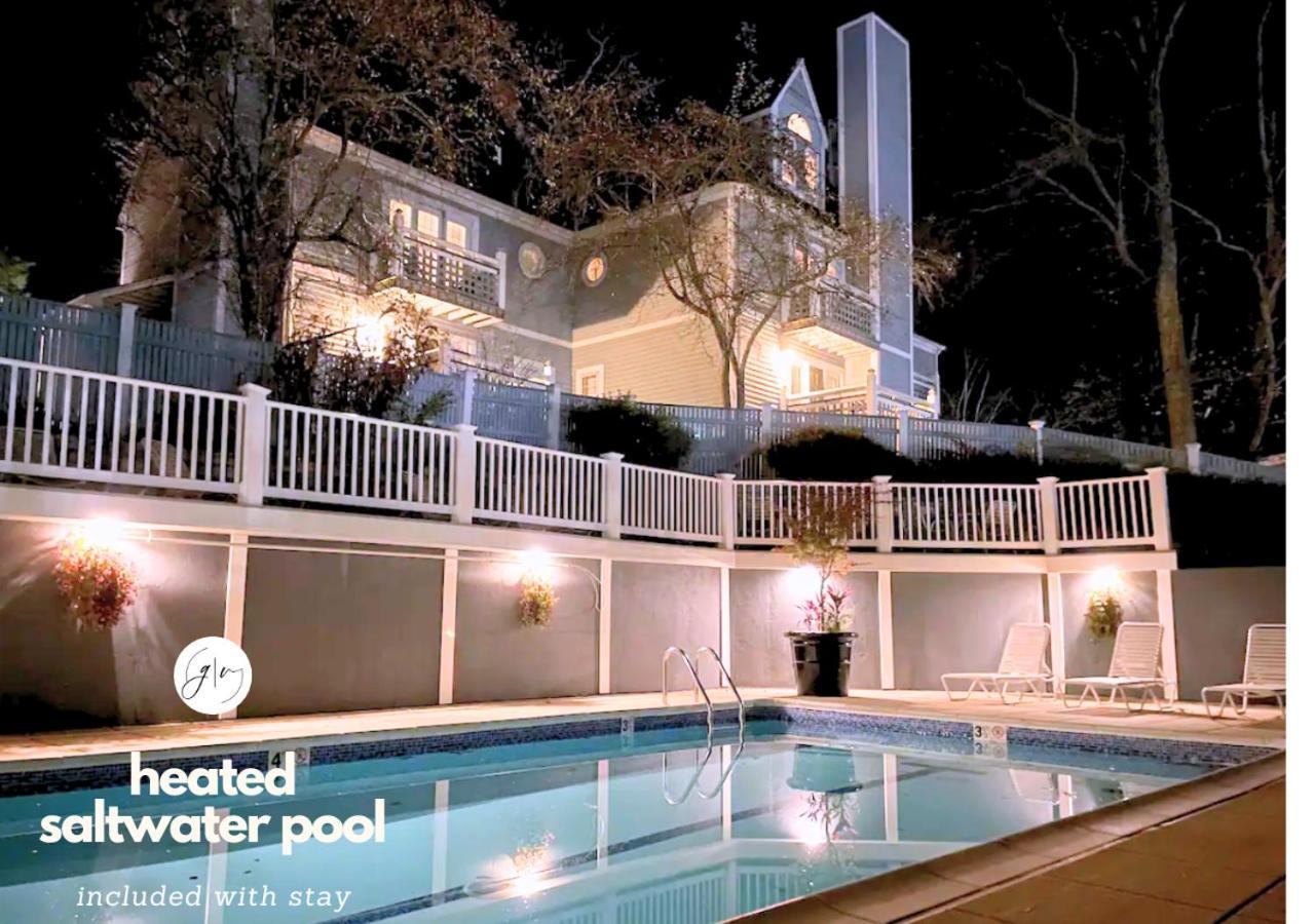 Luxury Villa: Mohegan Retreat With Fireplace, Jacuzzi, And Pools Norwich