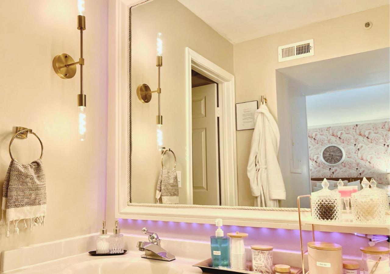 Luxury Villa: Mohegan Retreat With Fireplace, Jacuzzi, And Pools Villa *